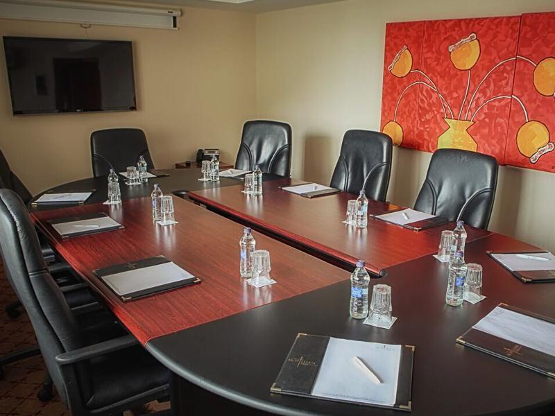 Mcwilliam Park Hotel Claremorris Εξωτερικό φωτογραφία